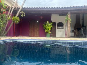 Casa com Piscina, Bilhar e 4 quartos na Enseada