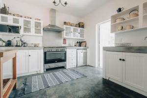 Gonana Studios & Villa