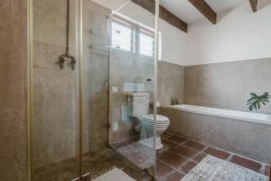 Gonana Studios & Villa