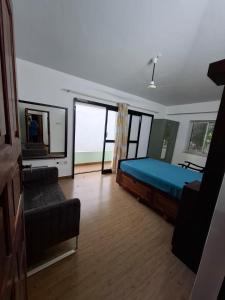 Private Peaceful Room in Goan Villa Nature View