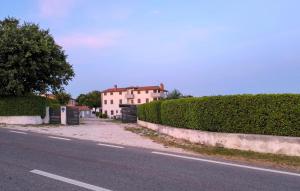 One-Bedroom Holiday Home In Zminj