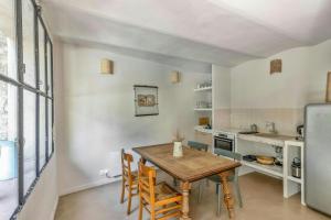 Historic House In The Heart Of Provence