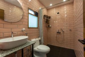 SaffronStays Aquamarina Retreats