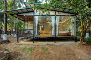 SaffronStays Aquamarina Retreats