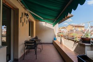 Cute & small 1-BR apt with beautiful terrace