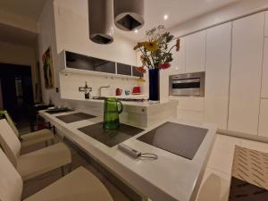 Centro e mare - 2 camere, terrazza e jacuzzi