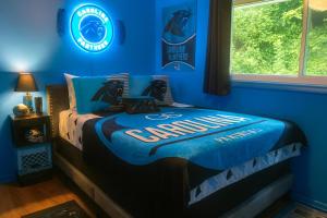 Charlotte House Cottage close to CLT and Uptown