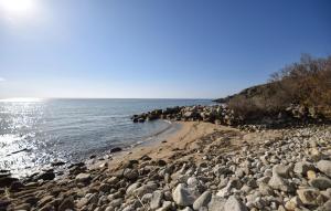 Stunning Apartment In Palmi With Wifi