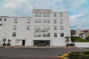 TAMA Hotel Granada Real Cali