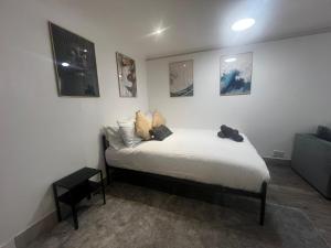 Modern Self-Contained Studio near Camberwell Green