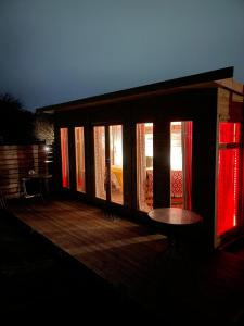 Yellowhammer Hut at Carr House Farm