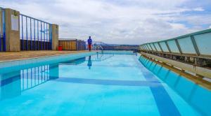 Thunder Cozy Studio with Pool Access