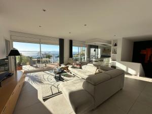 Villa familiale climatisee avec piscine privee, vue mer et acces plage- Canyelles AV-88