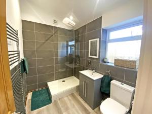 Central & Spacious Apartment close to Beach, Pier, BIC