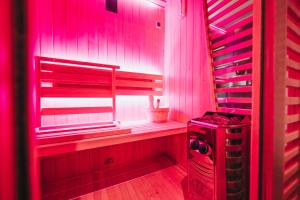 Love room, sauna et jacuzzi