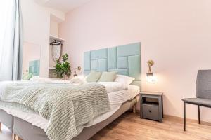 Queen Bed Central Studio With Kitchen