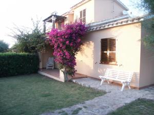 Villetta Acquamarina 3 camere, giardino privato con barbecue, a 450 mt dalla spiaggia Le Saline