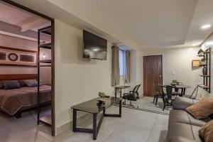 Modern 2 BR condo with rooftop in Roma Norte