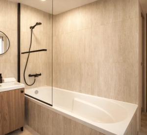 Eiffel Tower - Deluxe Studio for 4