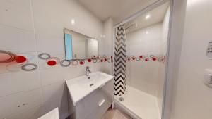 Beautiful 3-bedroom apartment on Rue René Baheux