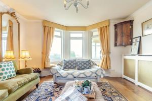 4 Bed in Galmpton oc-h34756