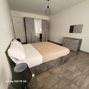 Gentiles House - Metro A a 50m diretta per il centro WiFi UltraFibra & Smart Working