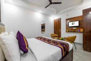Hotel Park Tree I Sec-63A I Noida I Couple Friendly and Corporate Rooms available
