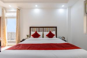 Hotel Park Tree I Sec-63A I Noida I Couple Friendly and Corporate Rooms available