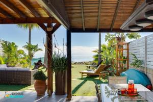 Beachfront Villa Carpe Diem