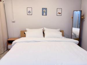 Pudding Room Stay Together