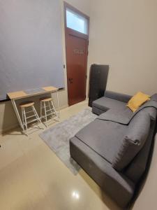 Cozy, Tiny, Retreat Studio in a prime location