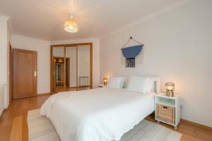 Atlantic Ocean 2BDR with Pool by LovelyStay