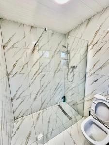 Recently fully refurbished --January 2026-- private en-suite room with brand-new bathroom and private entrance