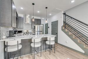 Sleek, Convenient New-Build 8 Mi to Dtwn Houston!