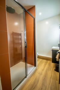 Chez Alex Vue directe sur la Place Nationale