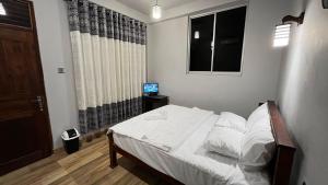The knockinn room1