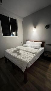 The knockinn room1