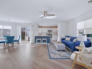 Lerrys House 2 King beds, 4 car parking, pet friendly, gym, playground