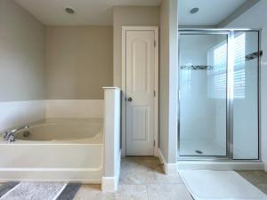 Crisp & Pristine Pool & Spa & Game Room Home! home