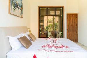 Luxury Villa with Breakfast & Padel Access