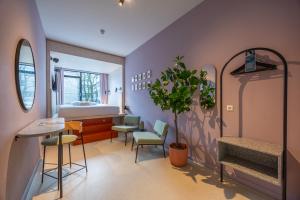 hotel emma next