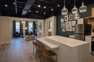 Modern Loft Apartments, Stylish Design Near Midtown