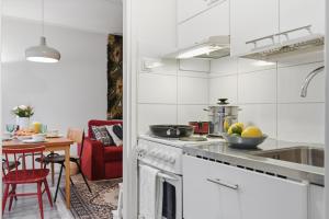 Sunny Views w Balcony, Netflix, 200m tram&bus, Design District