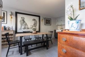 Royal Crescent Mews by onefinestay