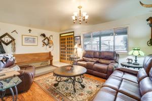 Horse-Friendly Ranch Retreat in Wickenburg!