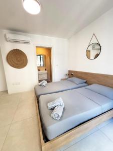 Paceville Glow Three