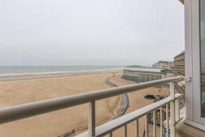 LECOMTE - The Coastal Shoreline 139