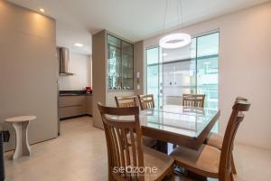 Apto c varanda gourmet a 450m da praia REB0802