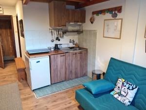 Bele staze 85, GONDOLA, Brzeće