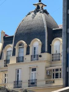 Corazón de Baires amplio departamento histórico francés para 8 en el centro